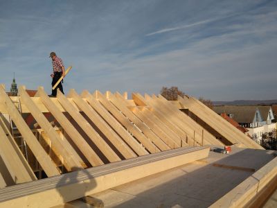 Aufrichten der Dachkonstruktion